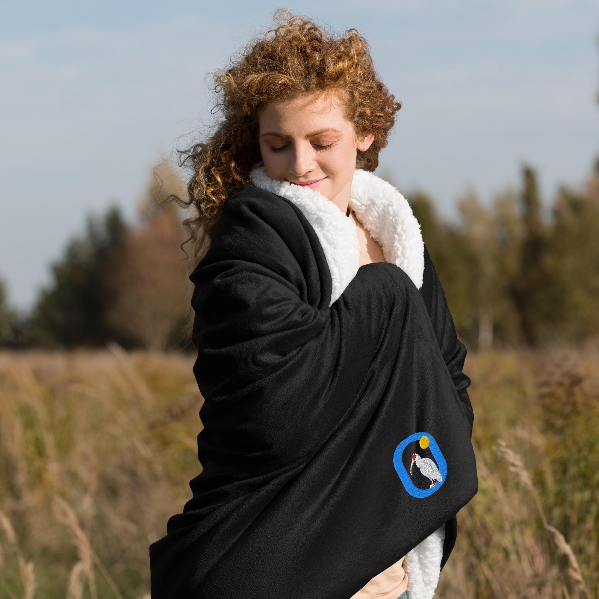 One Wear Big O Sun – Premium sherpa blanket – Aqua & White - Image 5