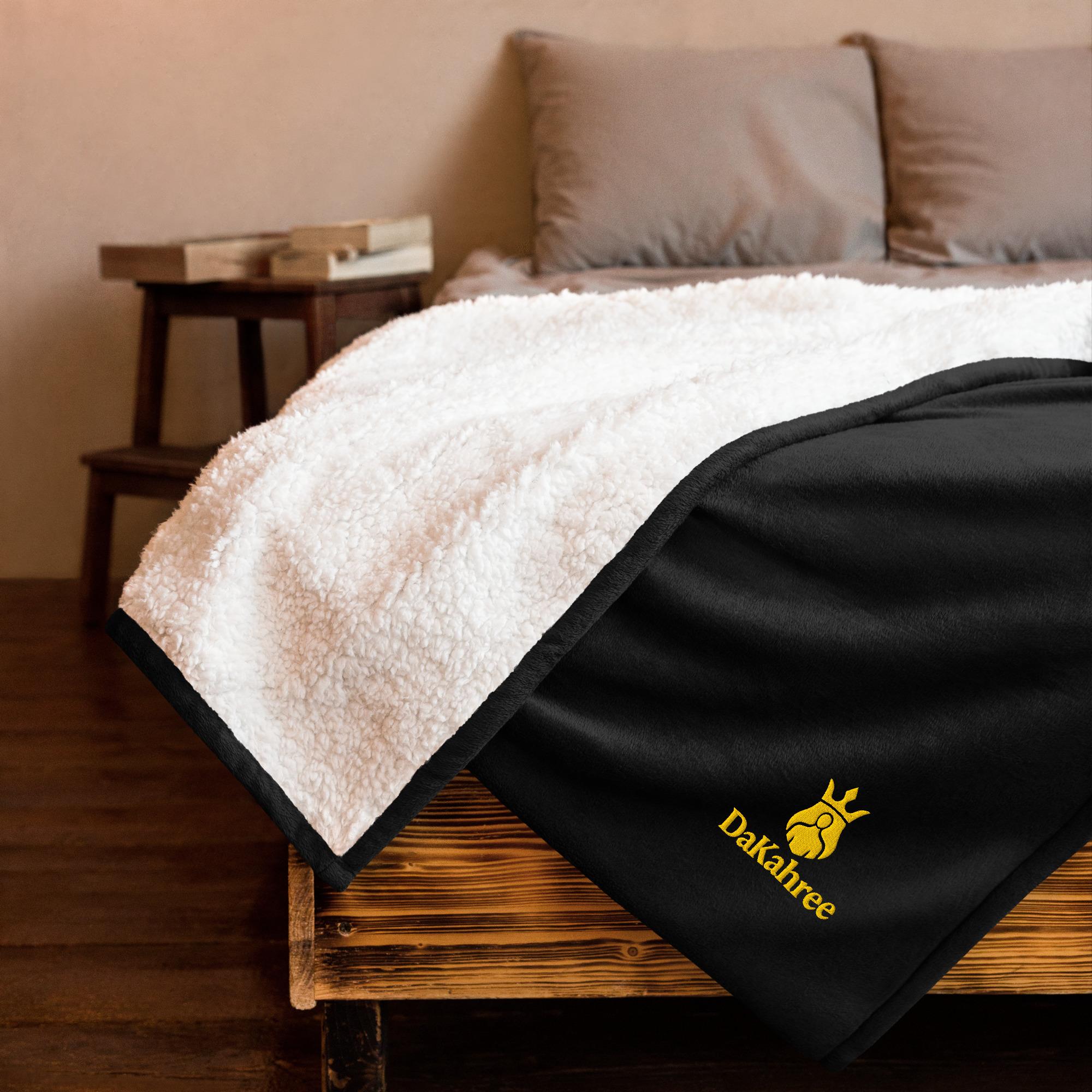 DaKahree: Signature Essentials™ – Premium sherpa blanket – Yellow Gold
