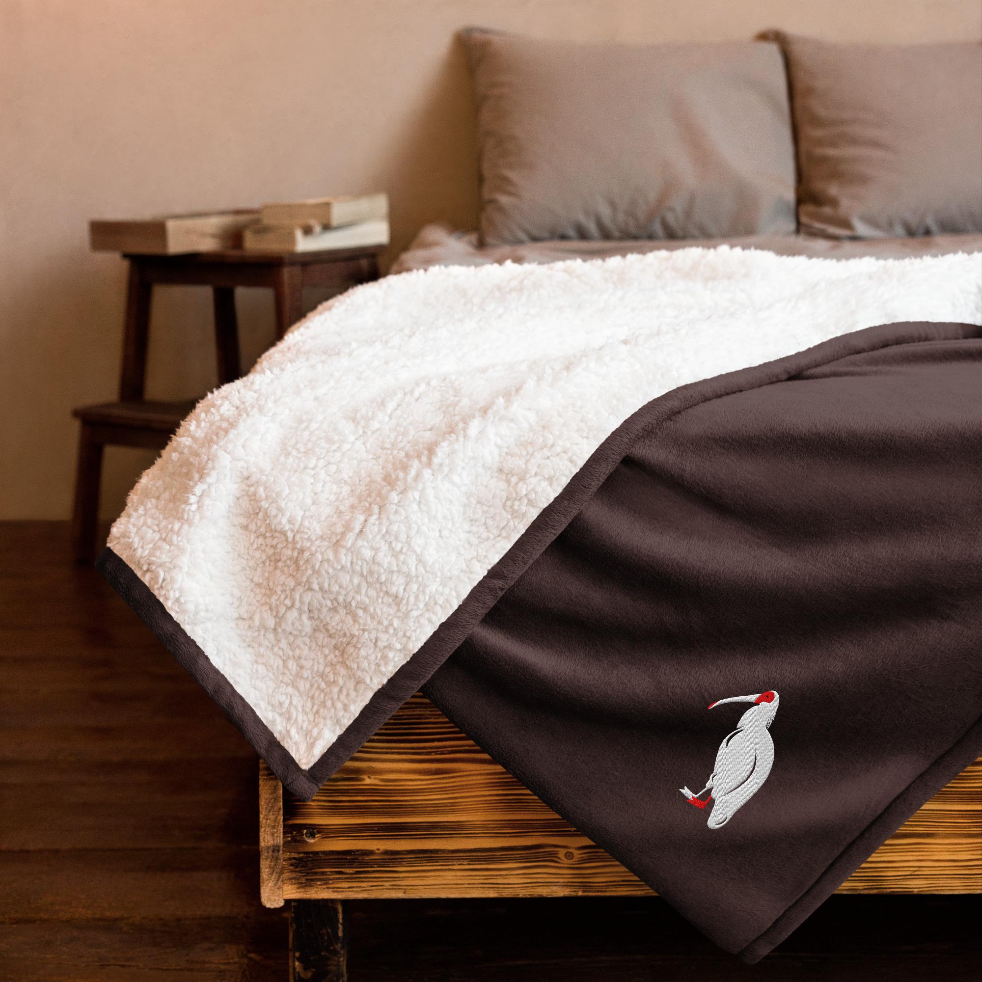One Wear Ibis Solo – Premium Sherpa Blanket – White & Red - Image 8