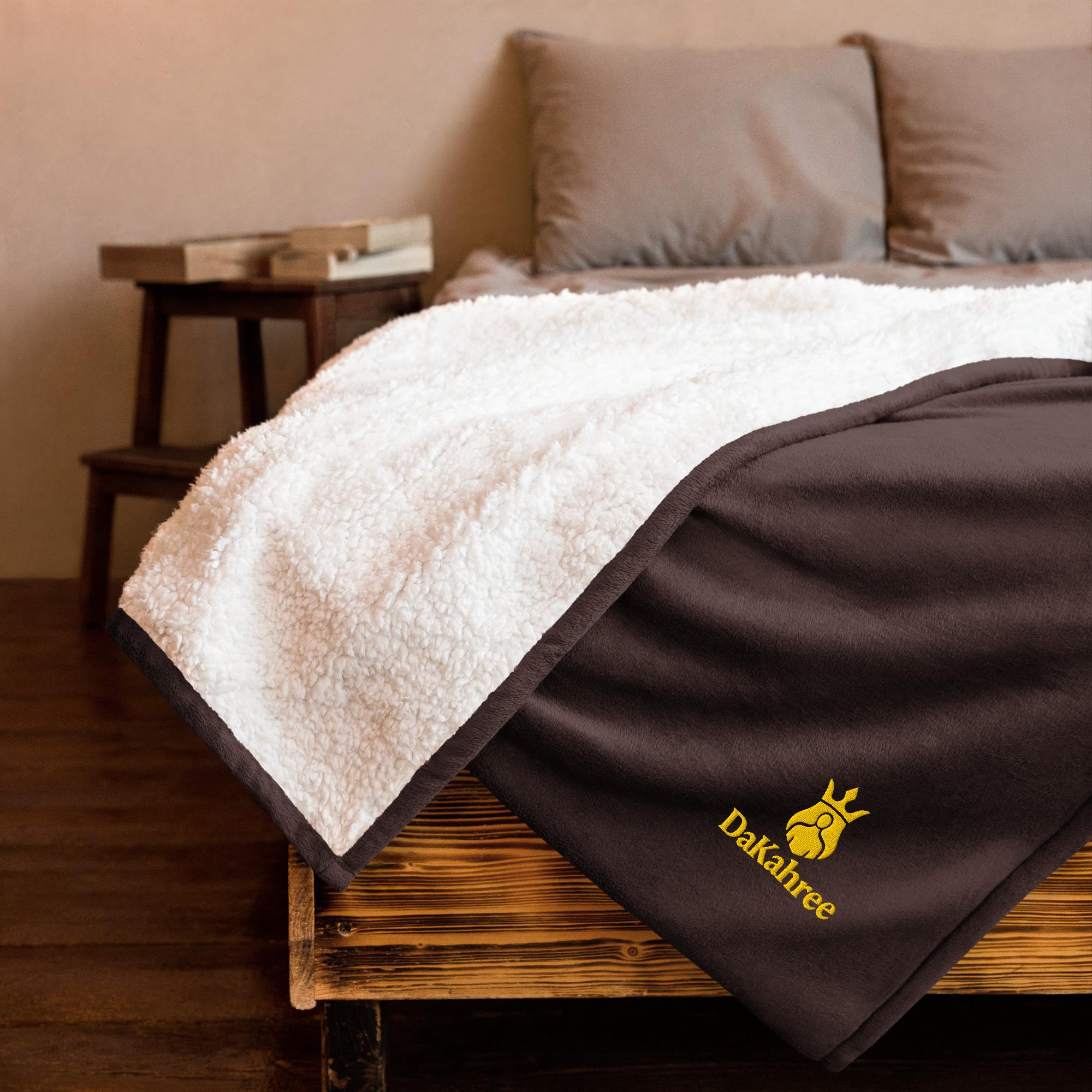 DaKahree: Signature Essentials™ – Premium sherpa blanket – Yellow Gold - Image 8