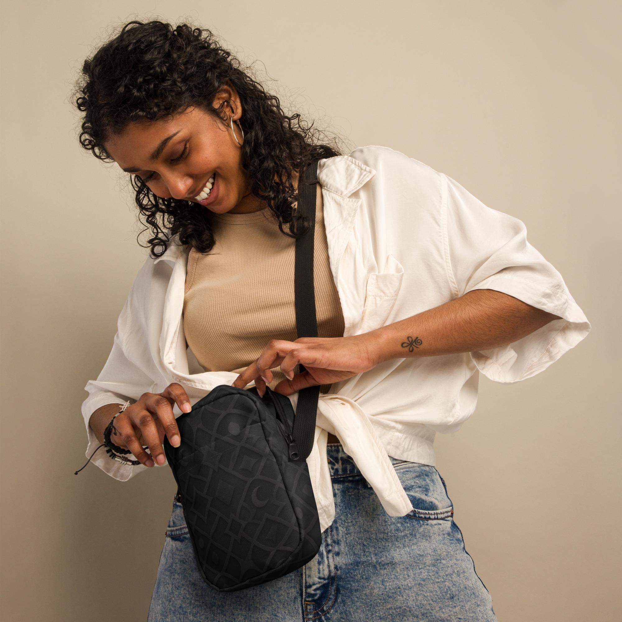 KA’A’TOR: Veilfract Shadow™ – Utility crossbody bag – Black - Image 6