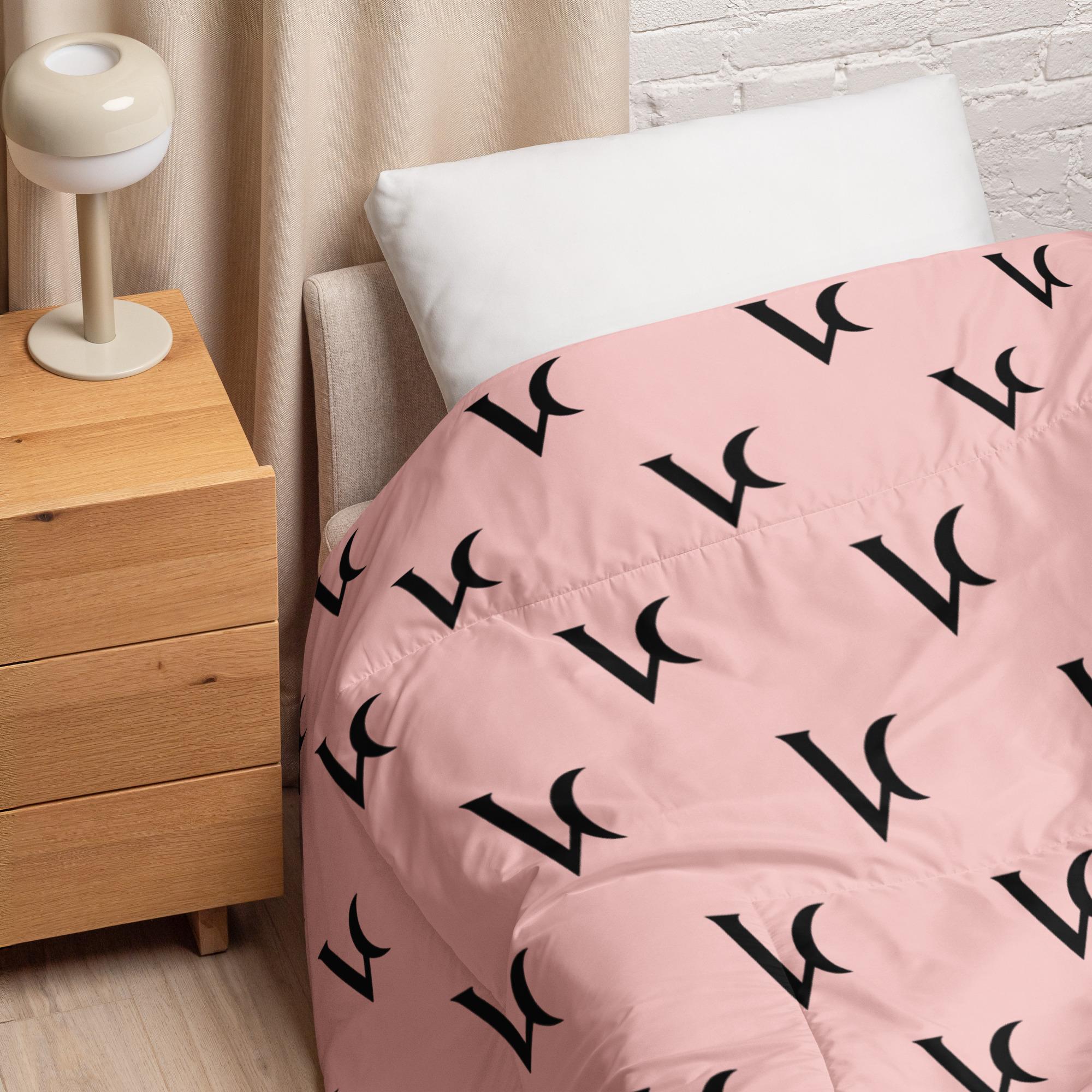 Varéluna: The VARÉ Crest™ – Comforter – Light Pink & Black - Image 3